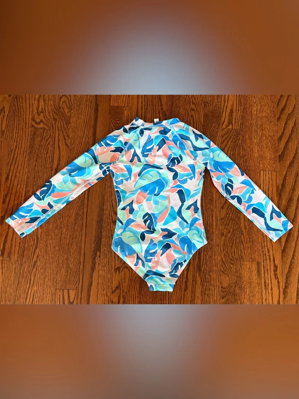 Old Navy girl swimsuit, size 6-7